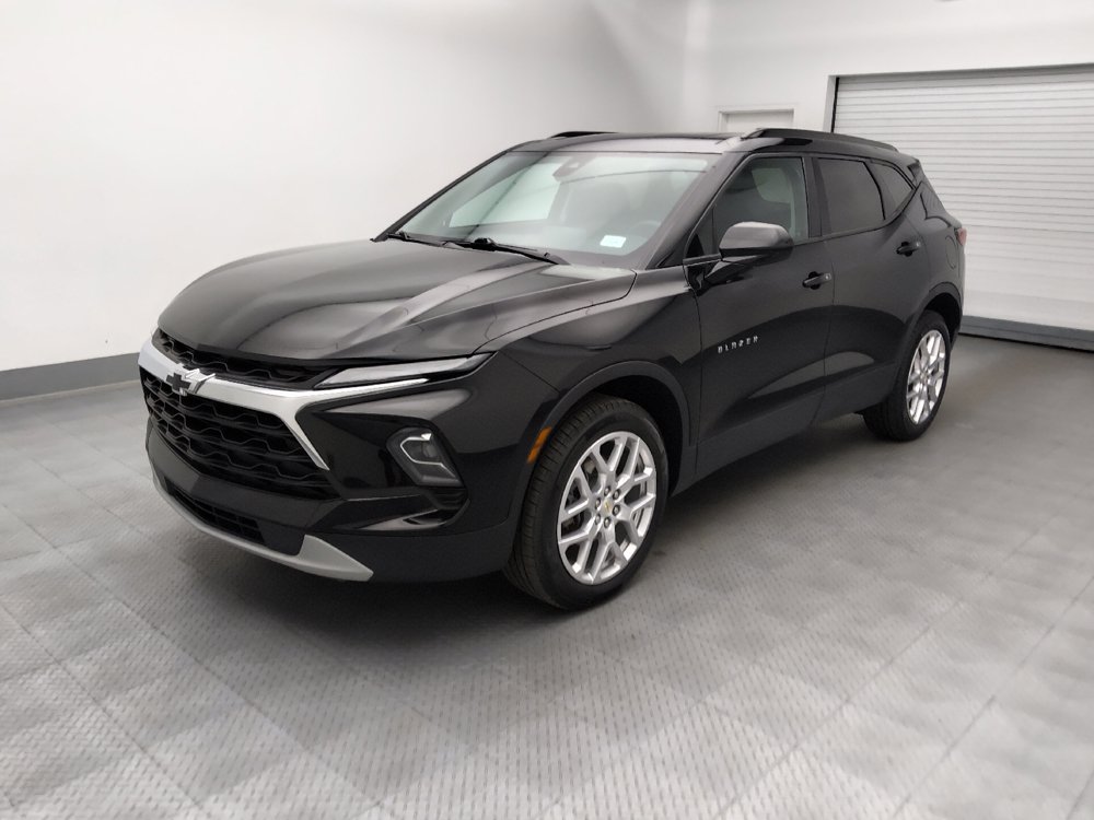Used 2024 Chevrolet Blazer LT w/ Convenience Package FWD image 2