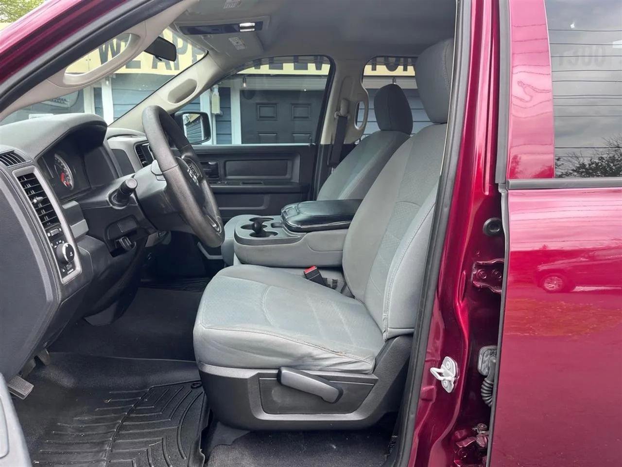 Used 2017 RAM 1500 Express w/ Express Value Package AWD/4WD image 11