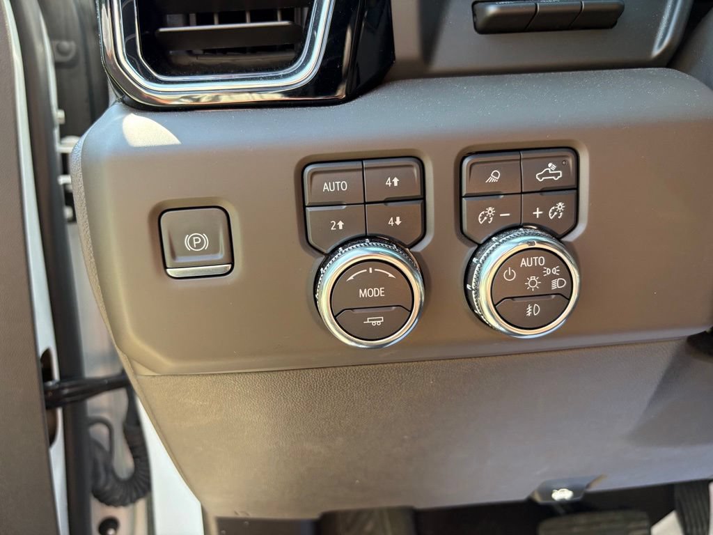 Used 2024 GMC Sierra 1500 Denali w/ Technology Package AWD/4WD image 19