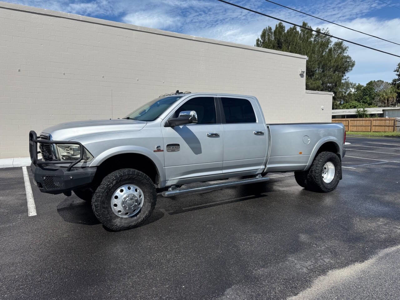 Used 2018 RAM 3500 Laramie Longhorn w/ Max Tow Package image 19