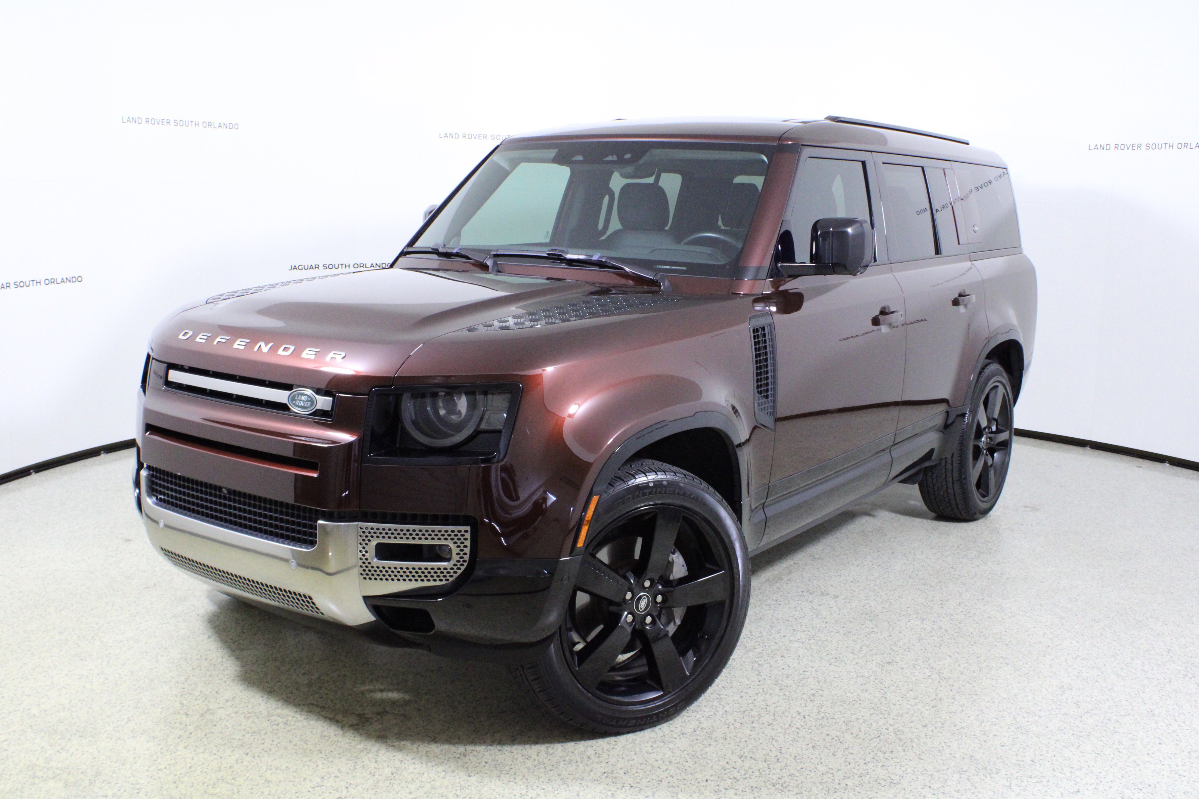 Used 2023 Land Rover Defender 130 S image 1