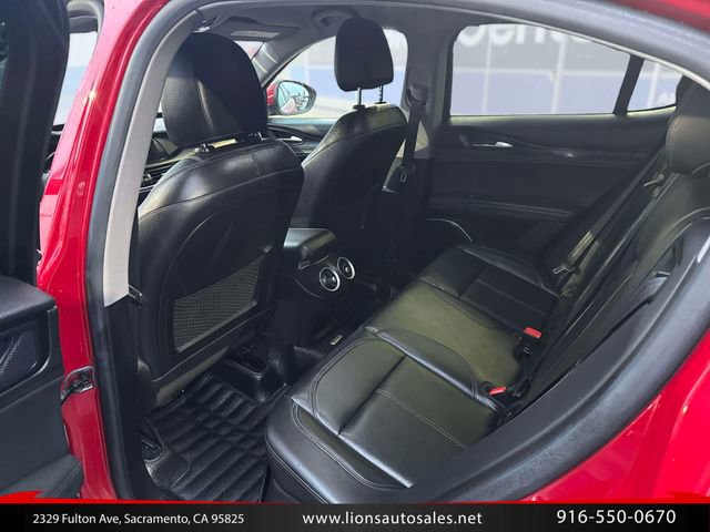 Used 2018 Alfa Romeo Stelvio AWD image 13