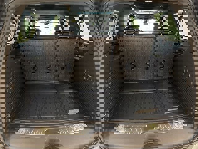 New 2026 Chevrolet Suburban Premier image 14