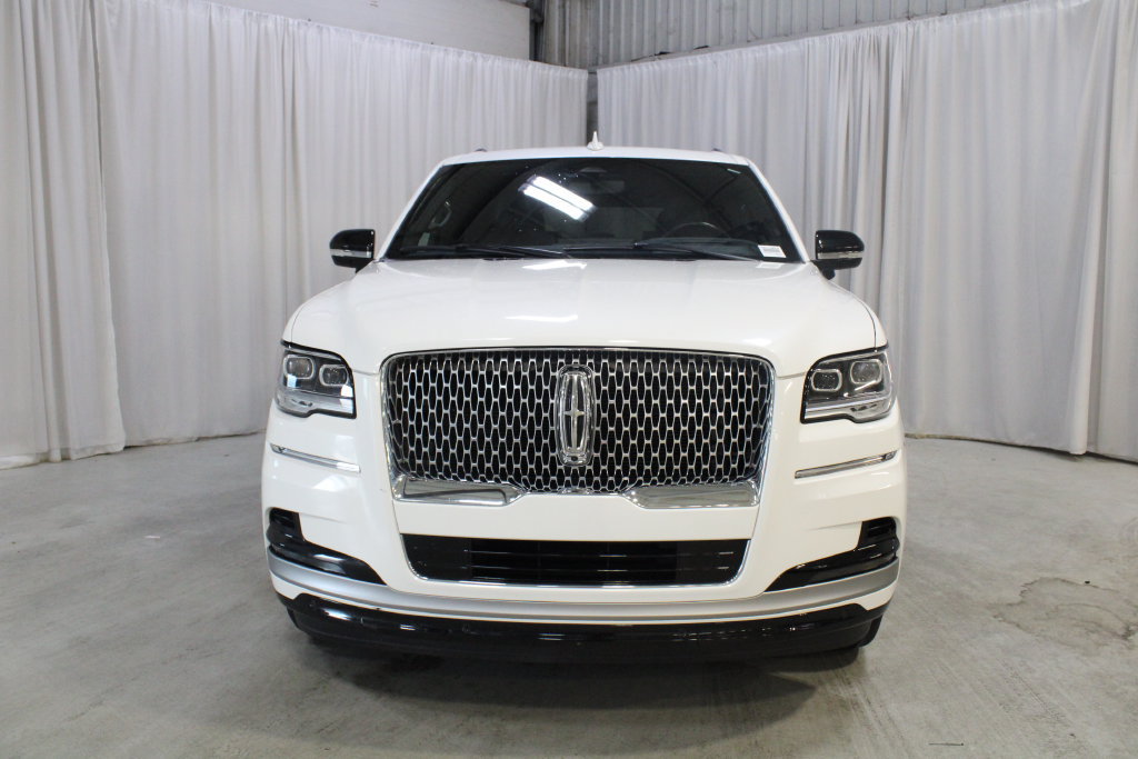 Used 2024 Lincoln Navigator L Reserve AWD/4WD image 37