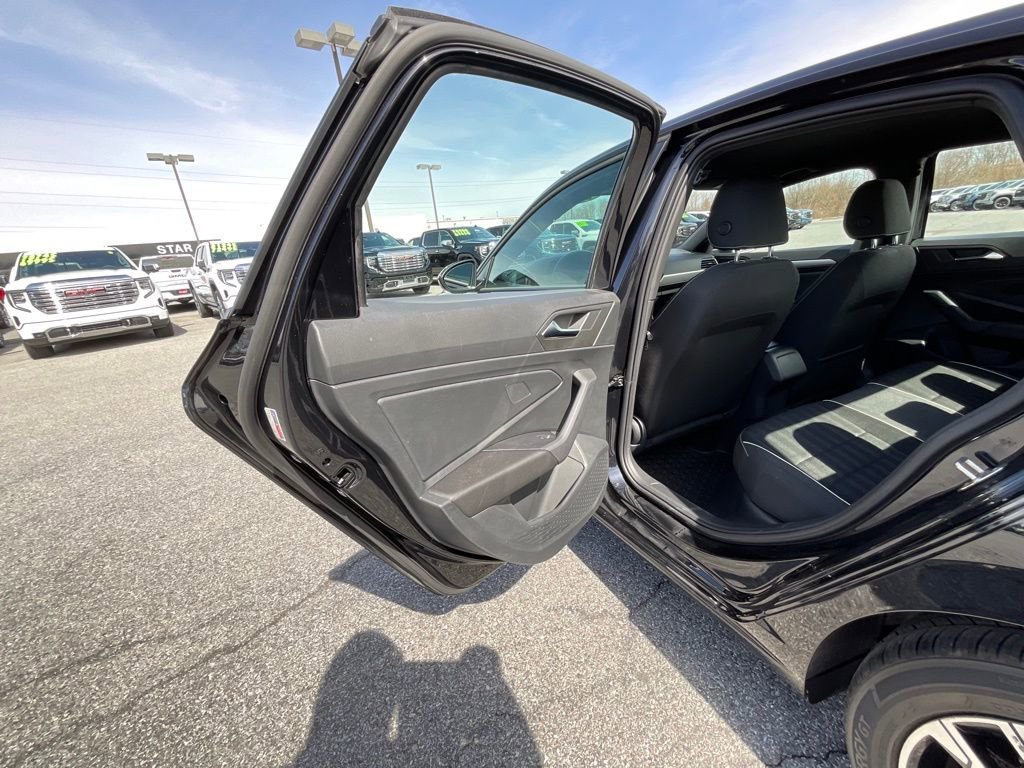 Used 2022 Volkswagen Jetta Sport image 22