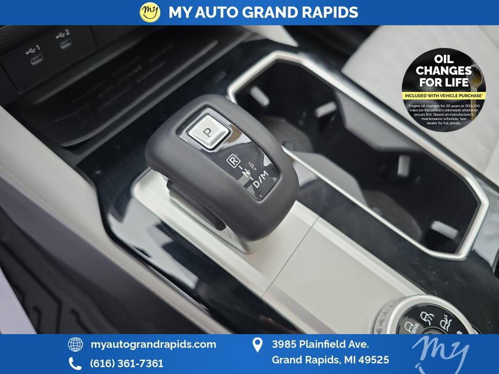 Used 2025 Mitsubishi Outlander SEL image 28