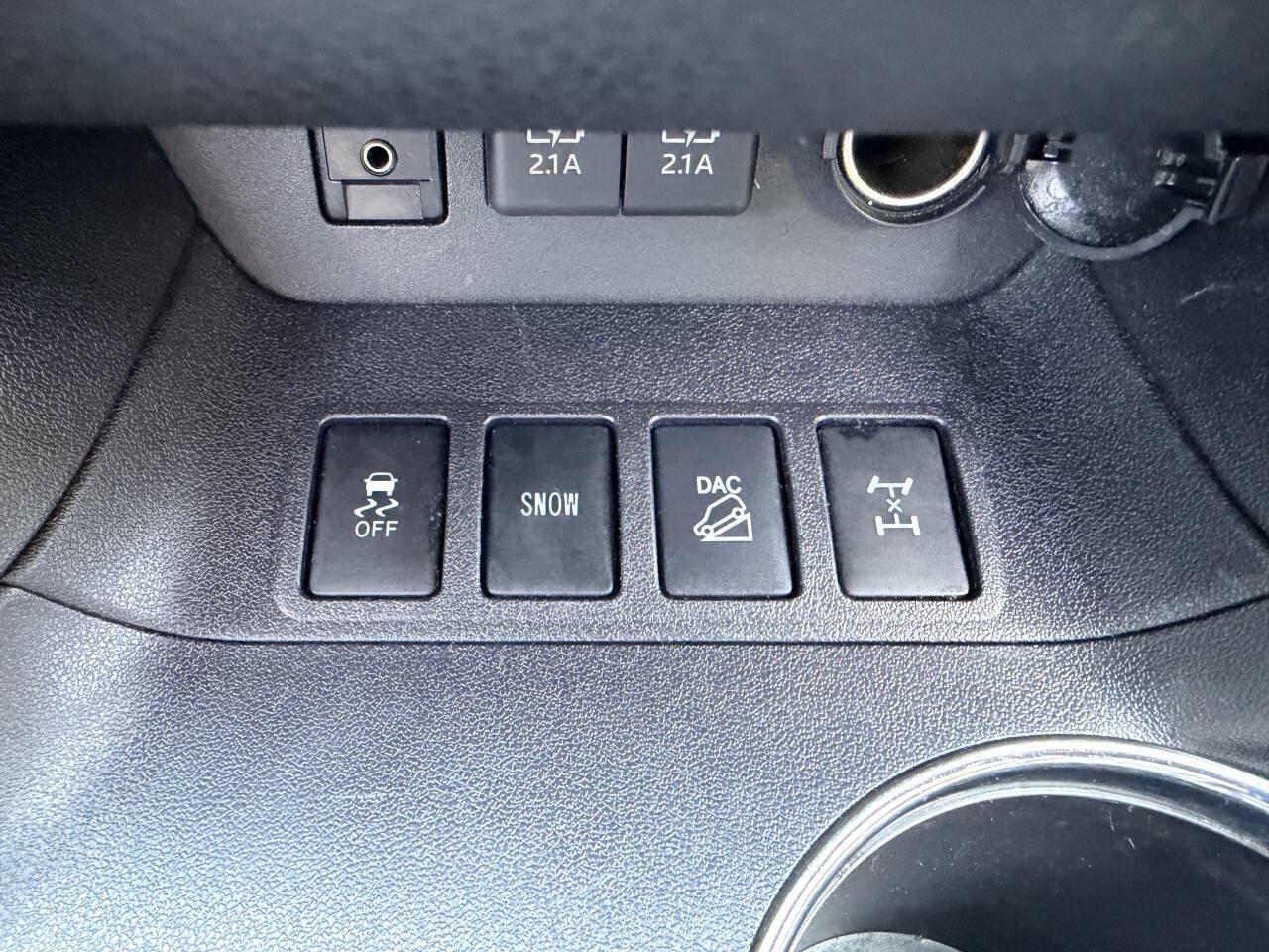 Used 2019 Toyota Highlander XLE AWD/4WD image 22