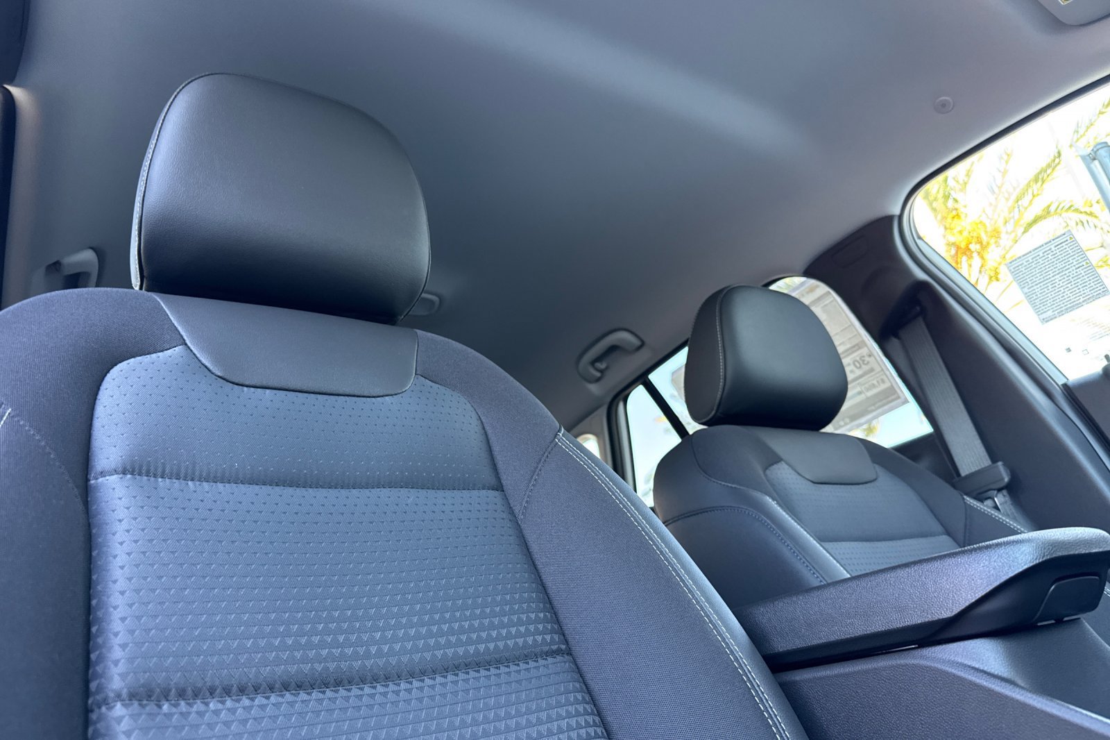 New 2026 Chevrolet Trax LT w/ LT Convenience Package FWD image 16