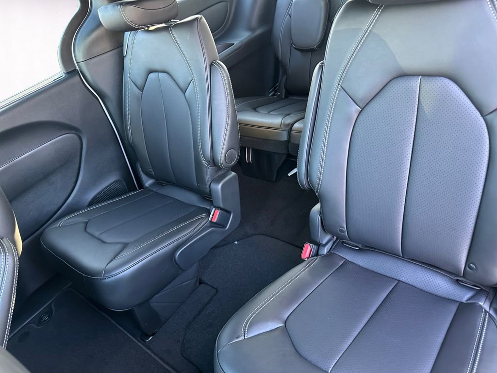 New 2026 Chrysler Pacifica Select image 13