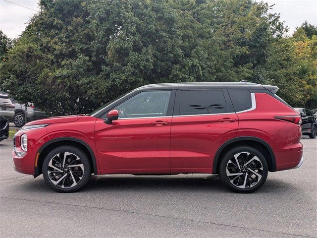 Used 2023 Mitsubishi Outlander SE image 6