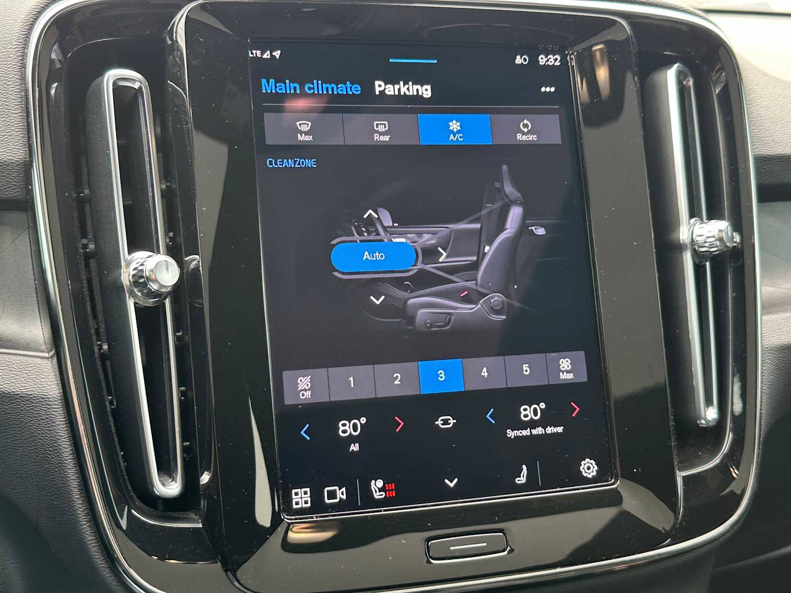 Certified 2023 Volvo C40 P8 Recharge Ultimate image 26