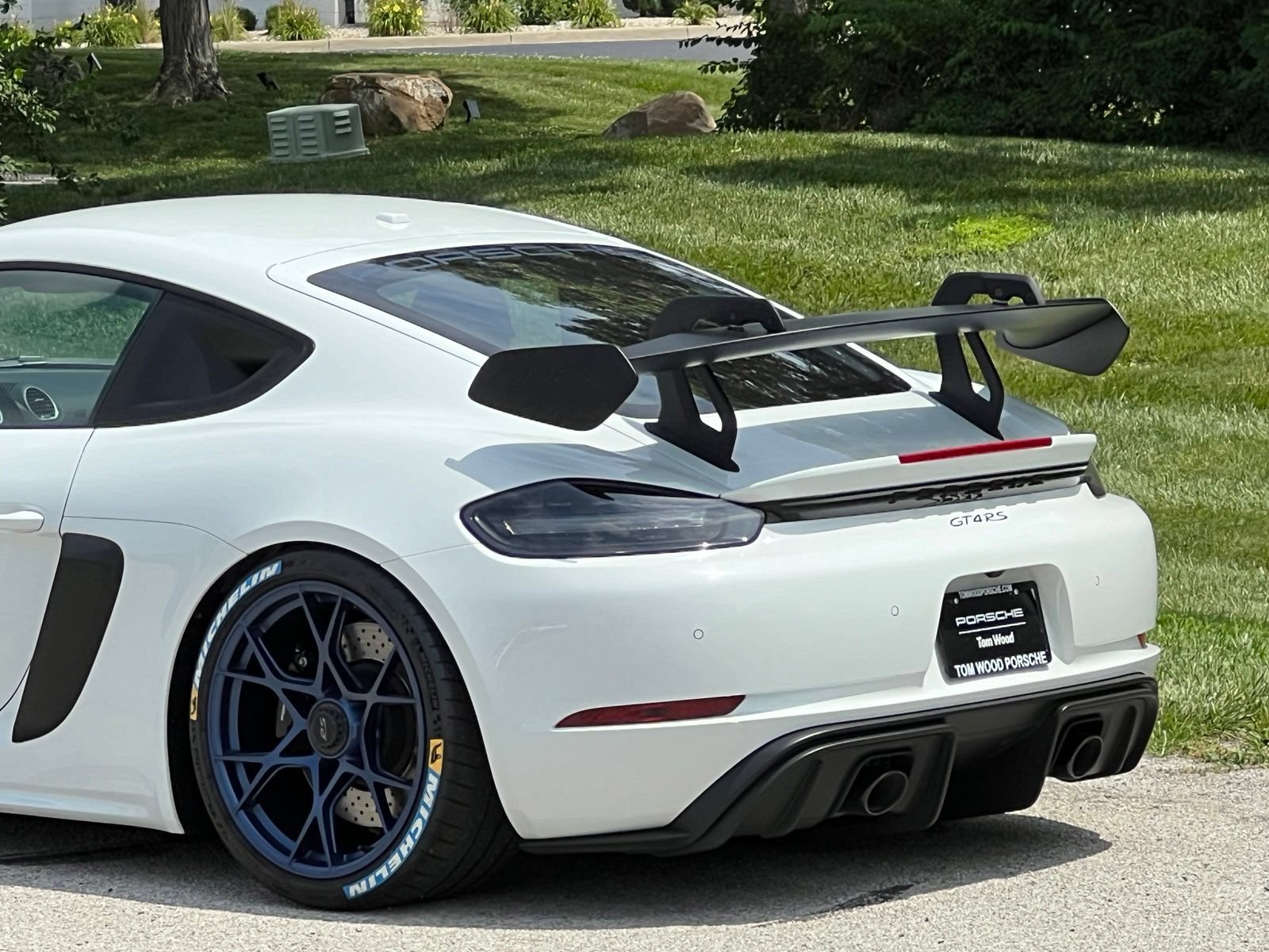 Certified 2024 Porsche 718 Cayman GT4 RS w/ Accent Package Logos RWD image 9