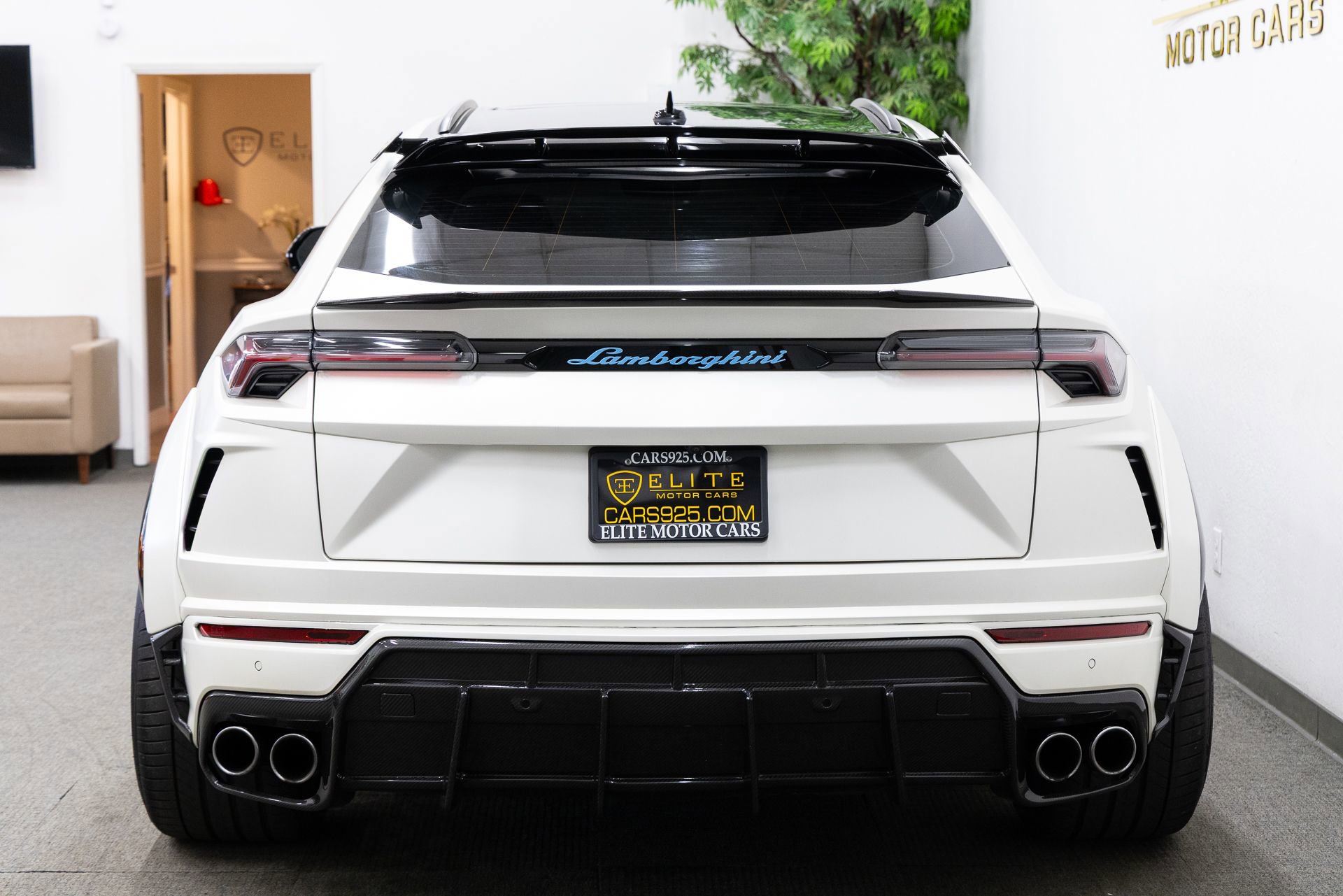 Used 2020 Lamborghini Urus AWD/4WD image 4