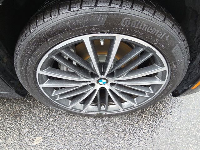 Used 2023 BMW 540i xDrive w/ Premium Package image 25