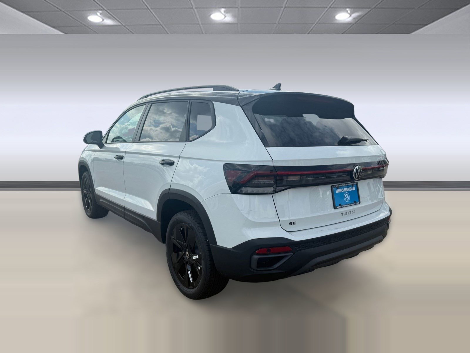 New 2026 Volkswagen Taos SE image 3