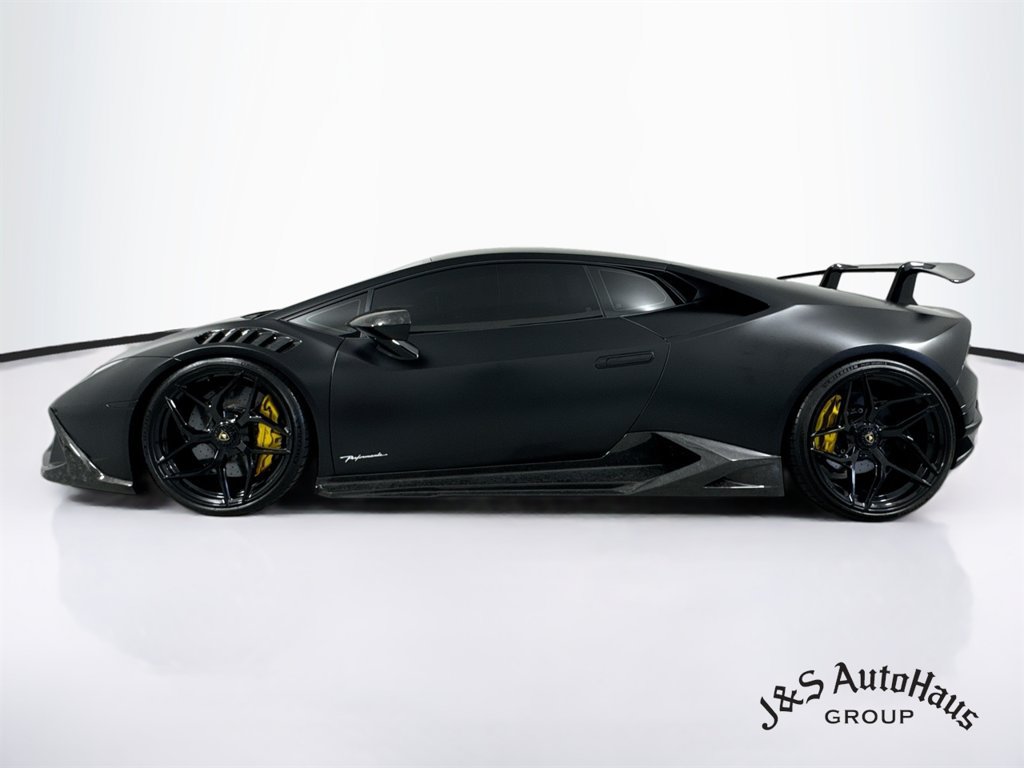 Used 2018 Lamborghini Huracan Performante AWD/4WD image 4