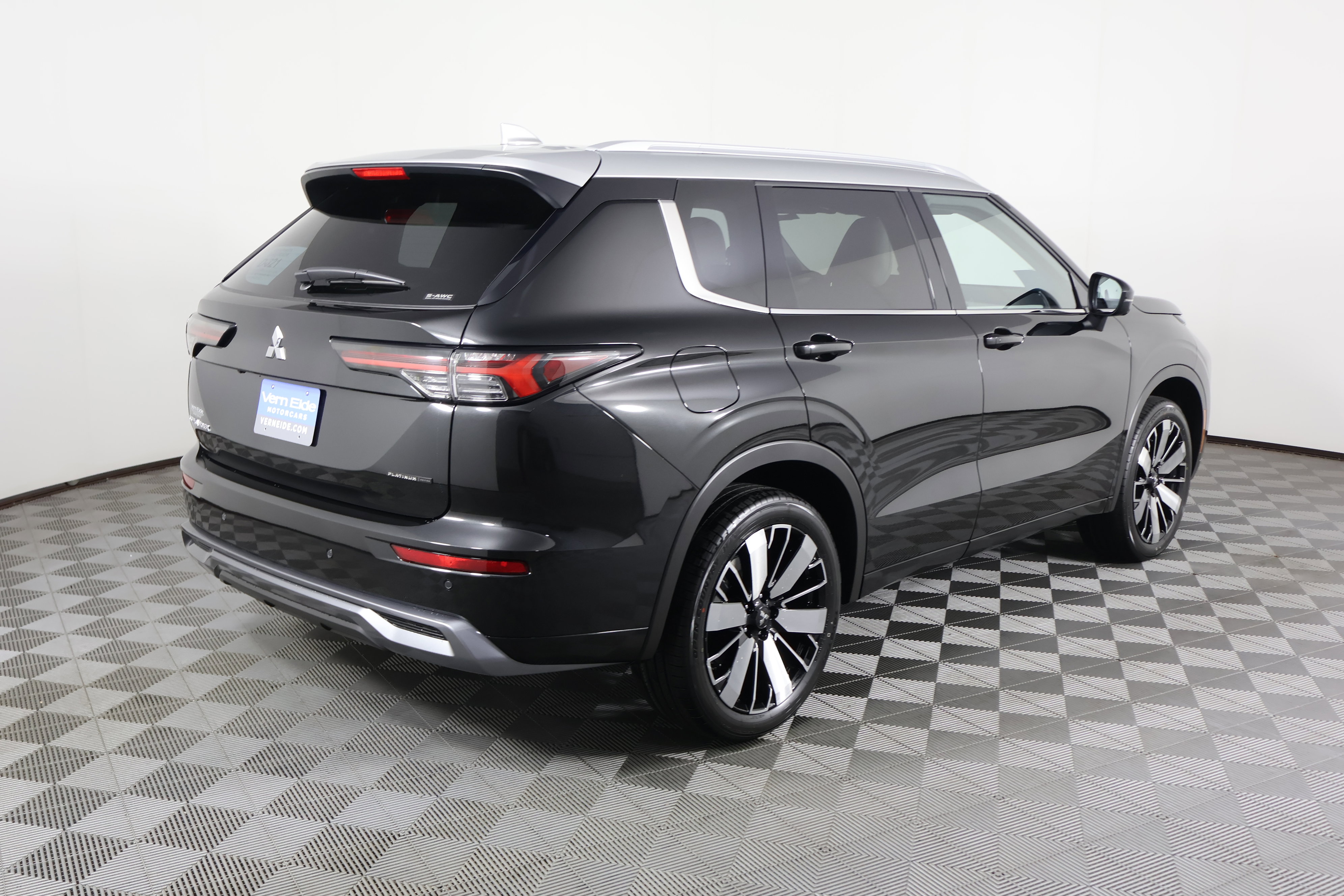 New 2025 Mitsubishi Outlander AWD image 6