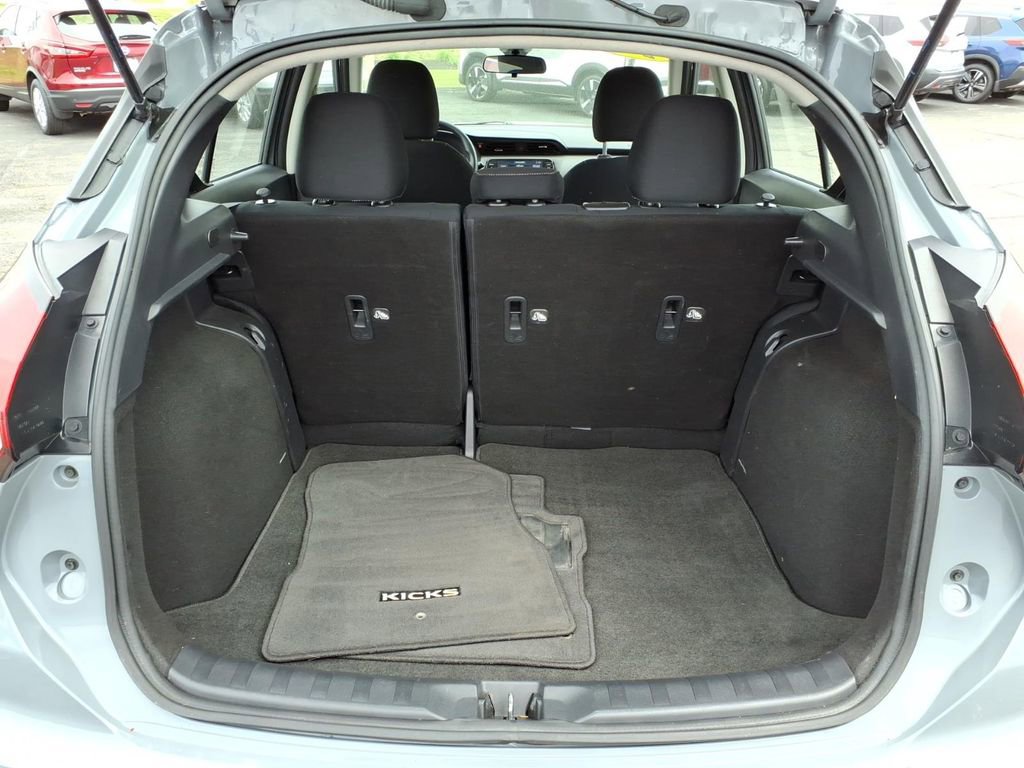 Used 2022 Nissan Kicks SV w/ Exterior Package FWD image 11