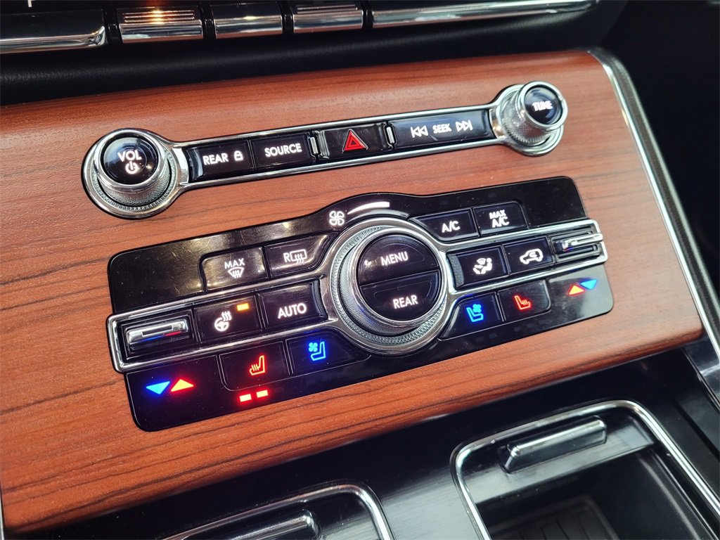 Used 2022 Lincoln Aviator Reserve w/ Equipment Group 201A image 23