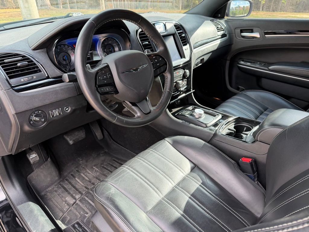 Used 2019 Chrysler 300 S image 11