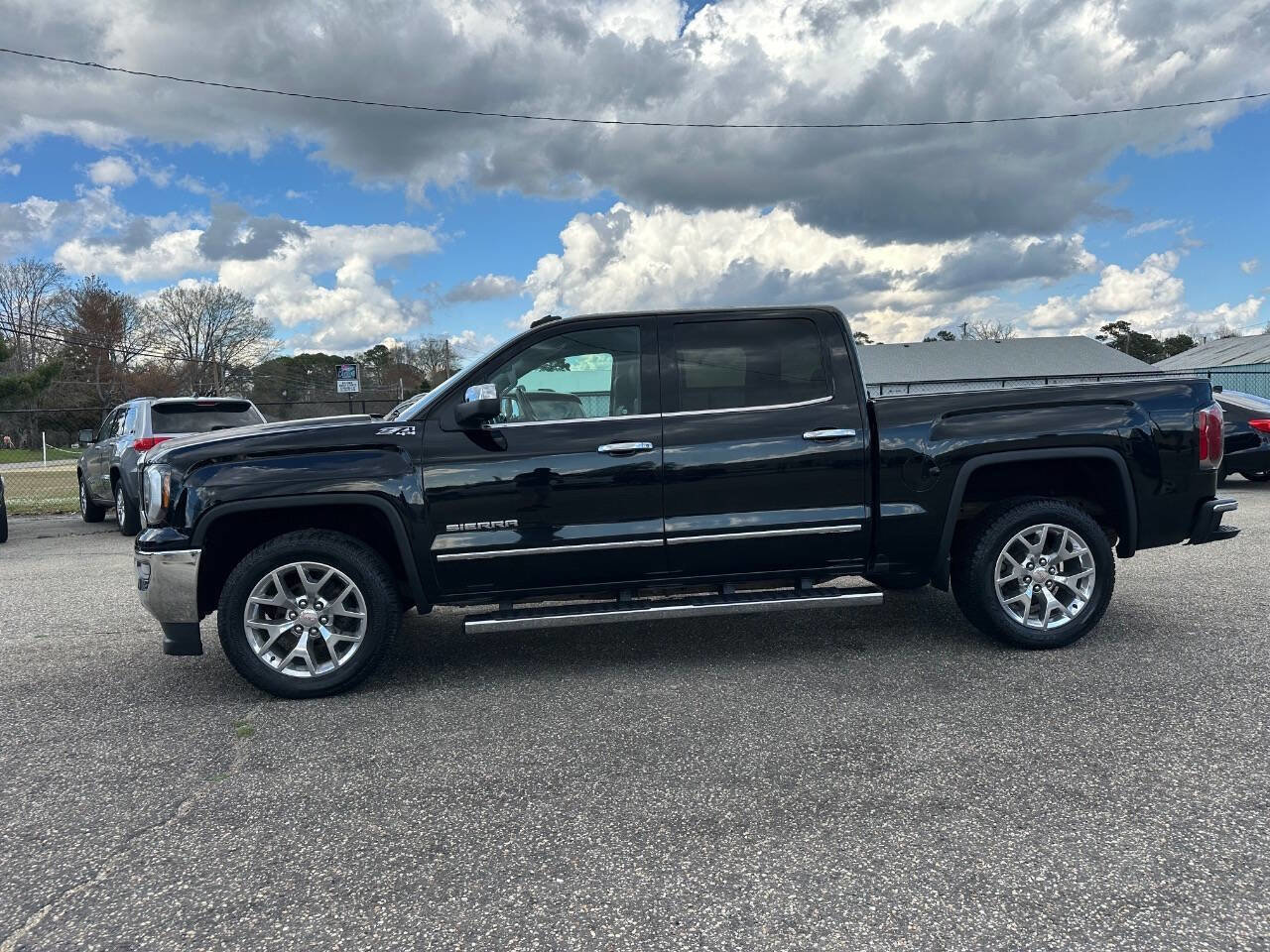 Used 2017 GMC Sierra 1500 SLT w/ SLT Premium Package image 23