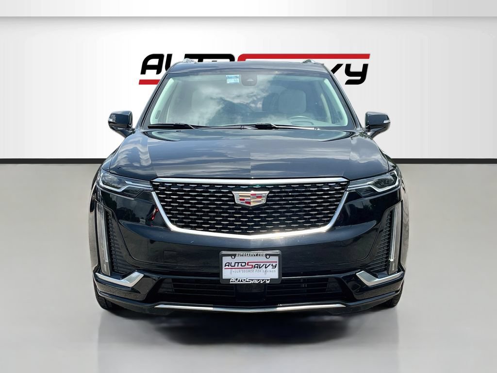 Used 2025 Cadillac XT6 Premium Luxury w/ Technology Package FWD image 2