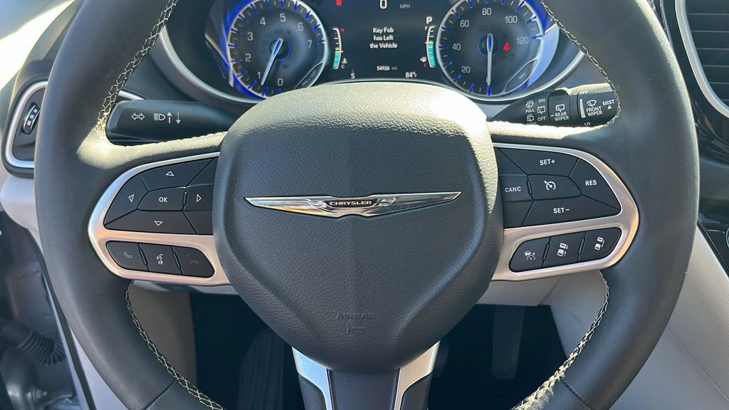 Used 2024 Chrysler Pacifica Touring-L image 30