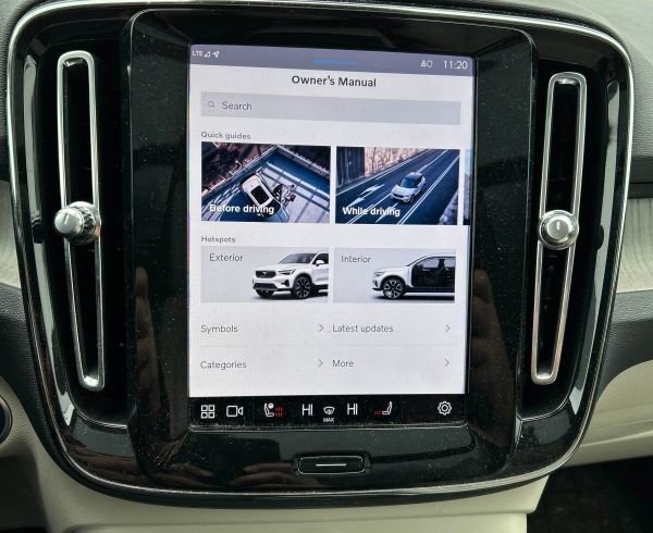 Used 2023 Volvo XC40 B5 Plus w/ Climate Package image 7