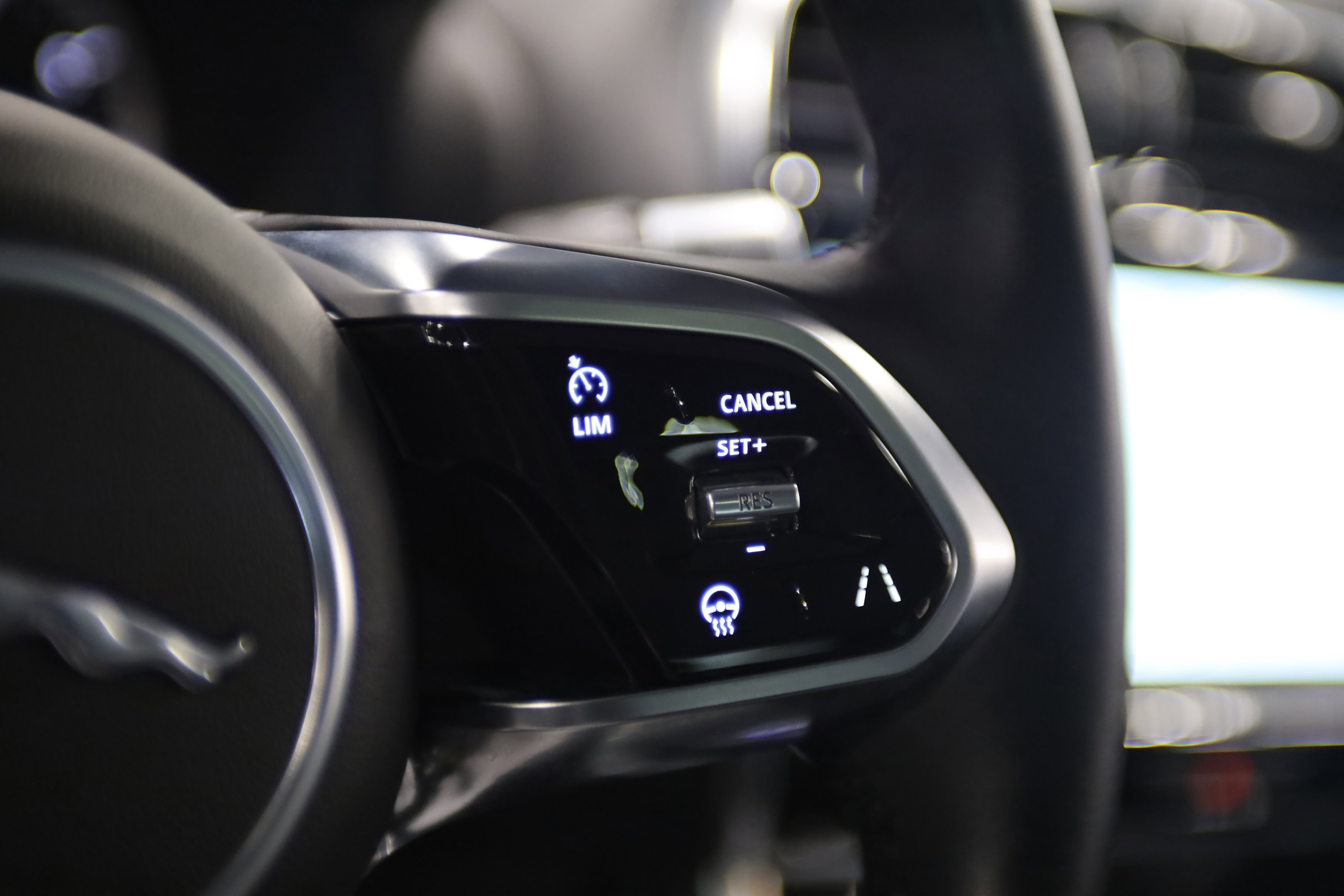 Used 2020 Jaguar XE S image 22