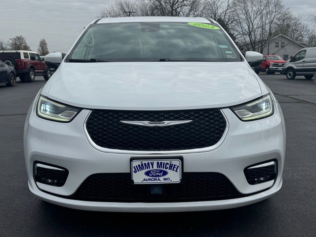 Used 2023 Chrysler Pacifica Touring-L image 33