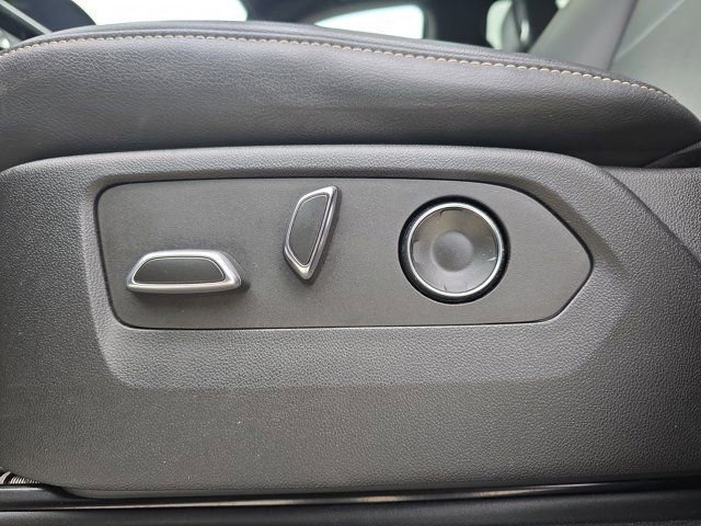 Used 2022 Cadillac Escalade ESV Luxury image 29