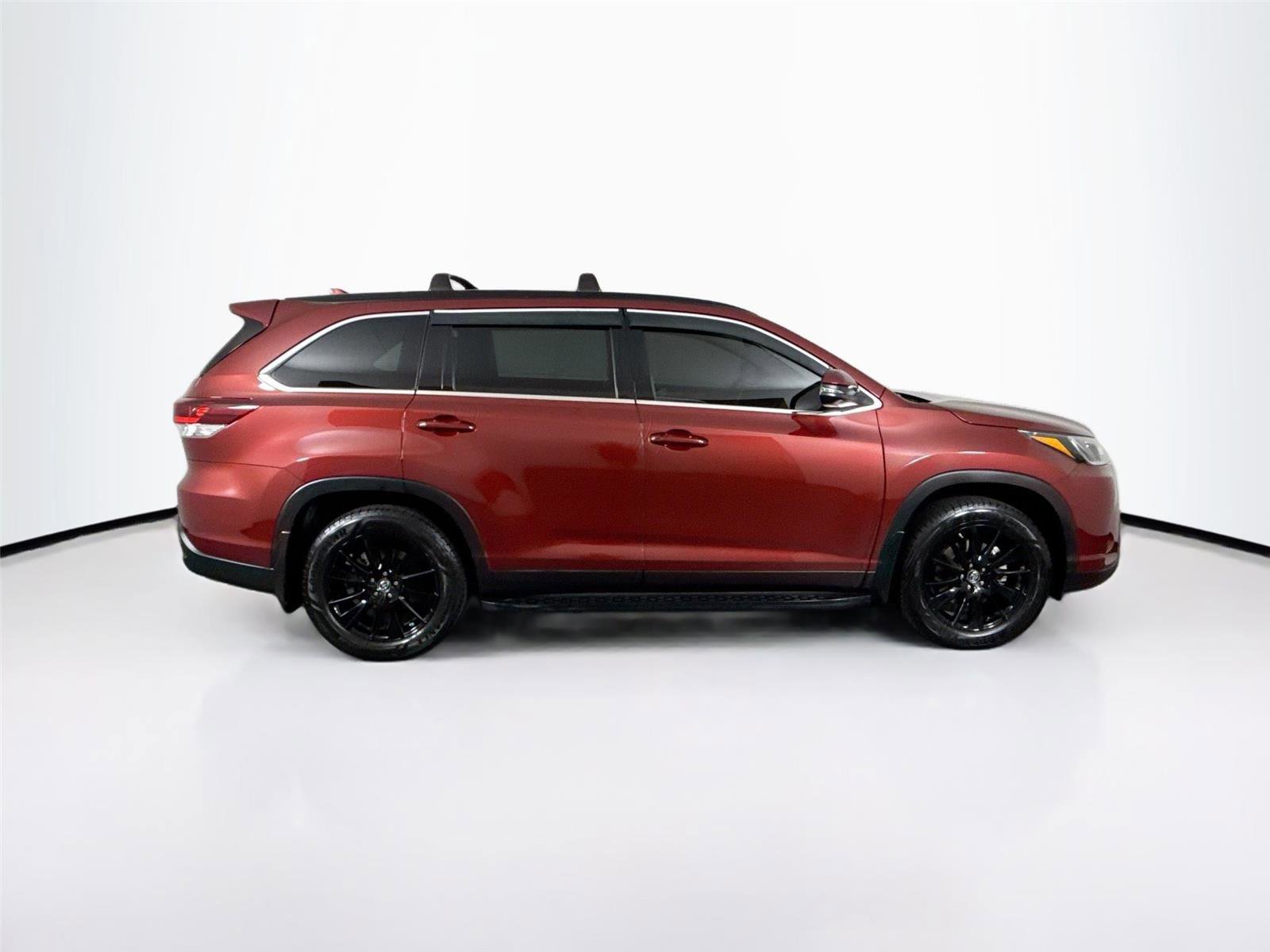 Used 2019 Toyota Highlander SE AWD/4WD image 10