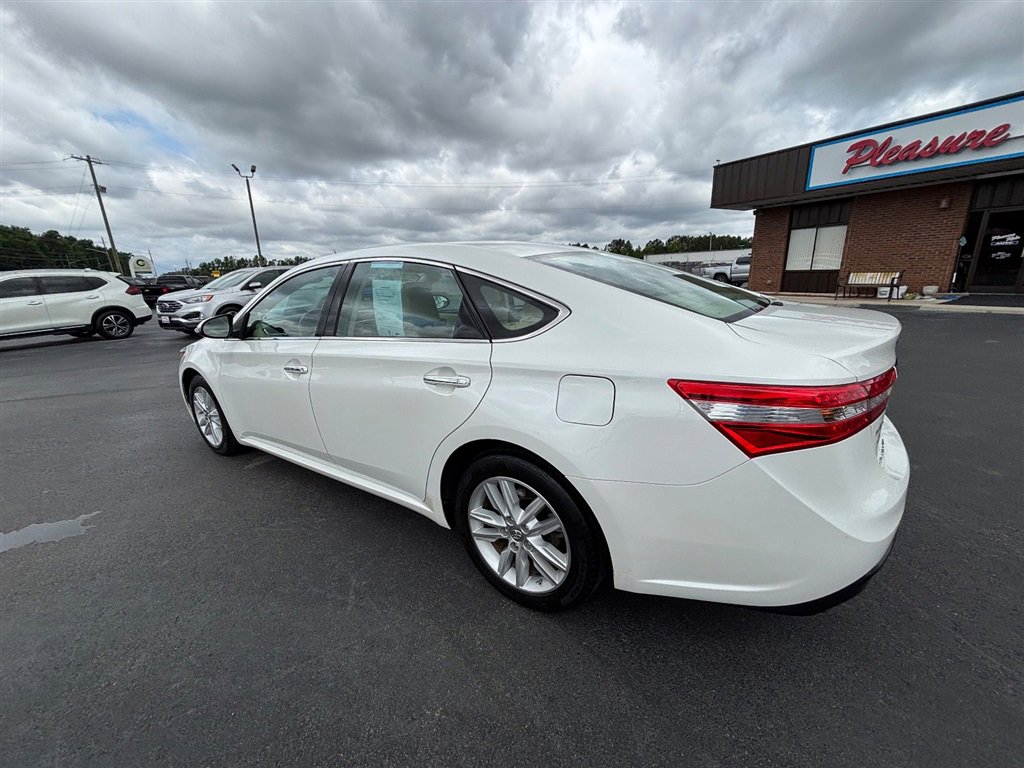 Used 2014 Toyota Avalon XLE Premium FWD image 3