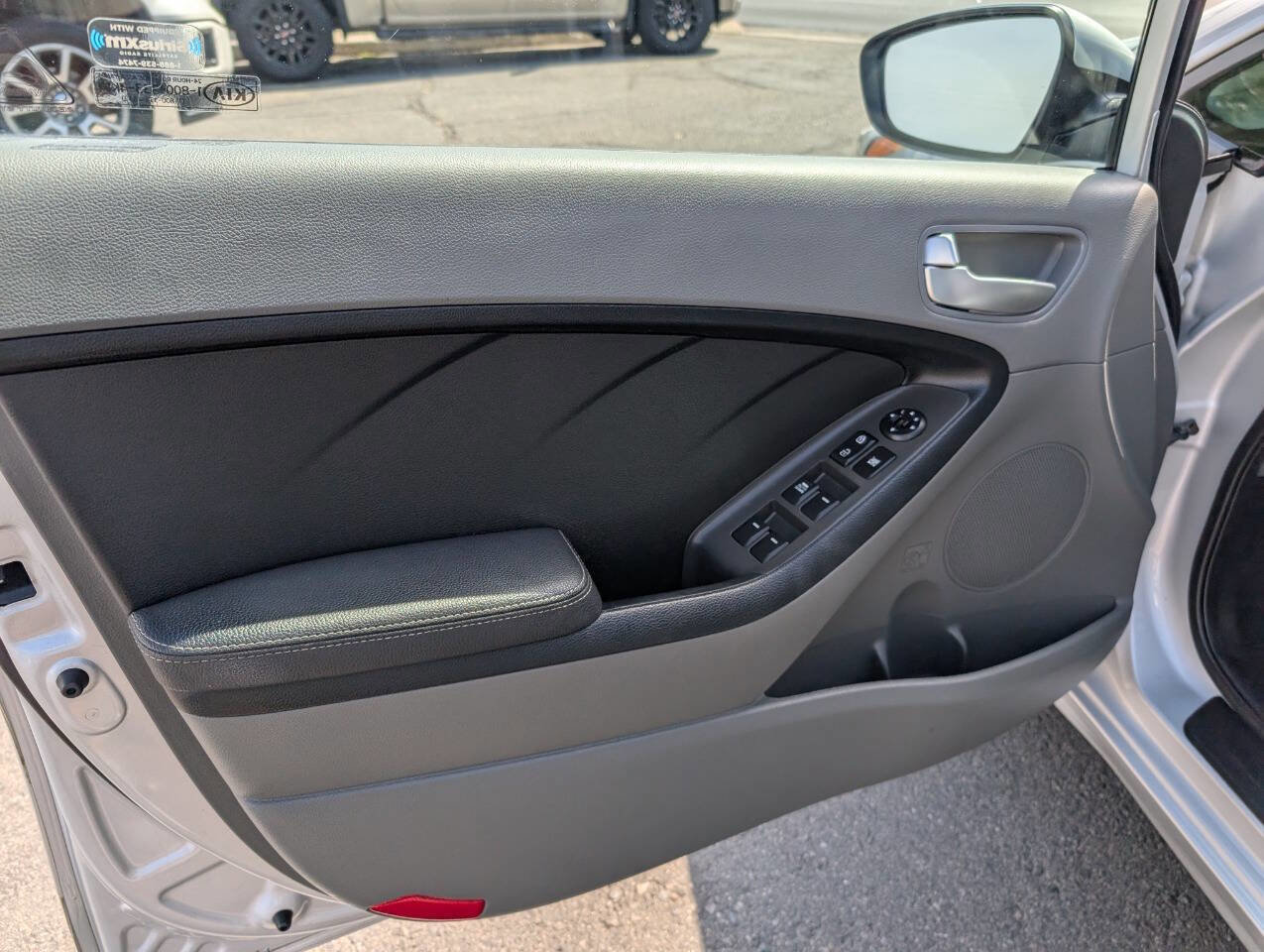 Used 2017 Kia Forte LX w/ LX Popular Package image 32