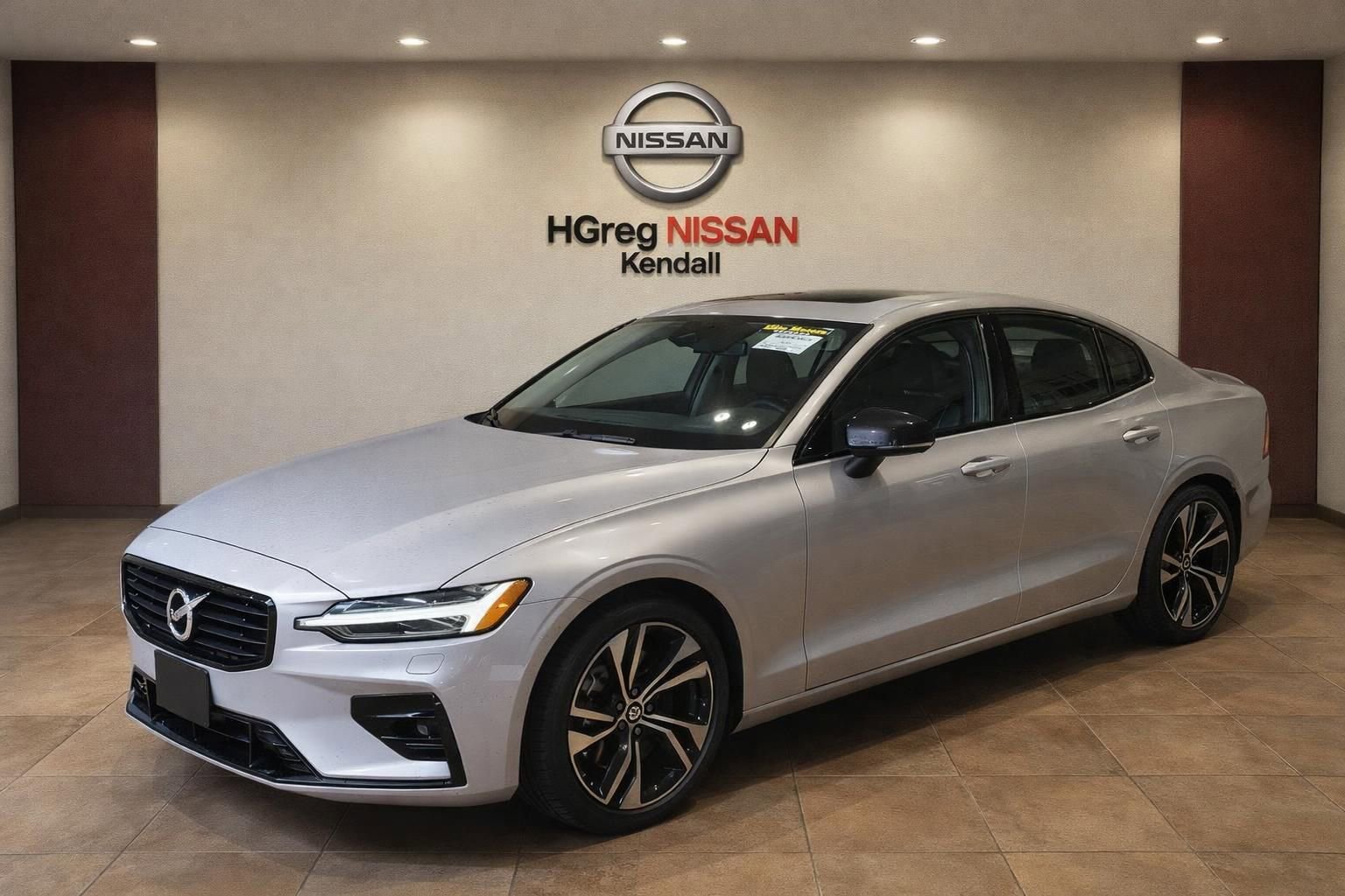 Used 2023 Volvo S60 B5 Core AWD/4WD image 3