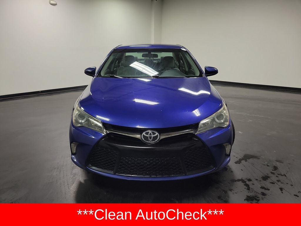 Used 2015 Toyota Camry SE FWD image 2