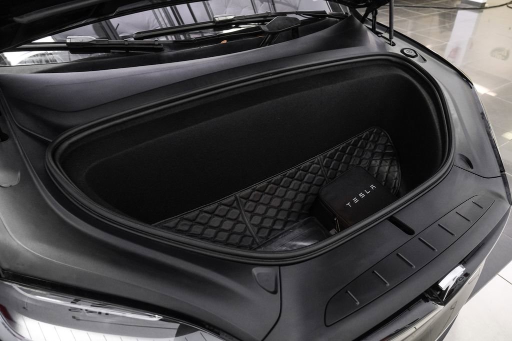Used 2023 Tesla Model X image 56