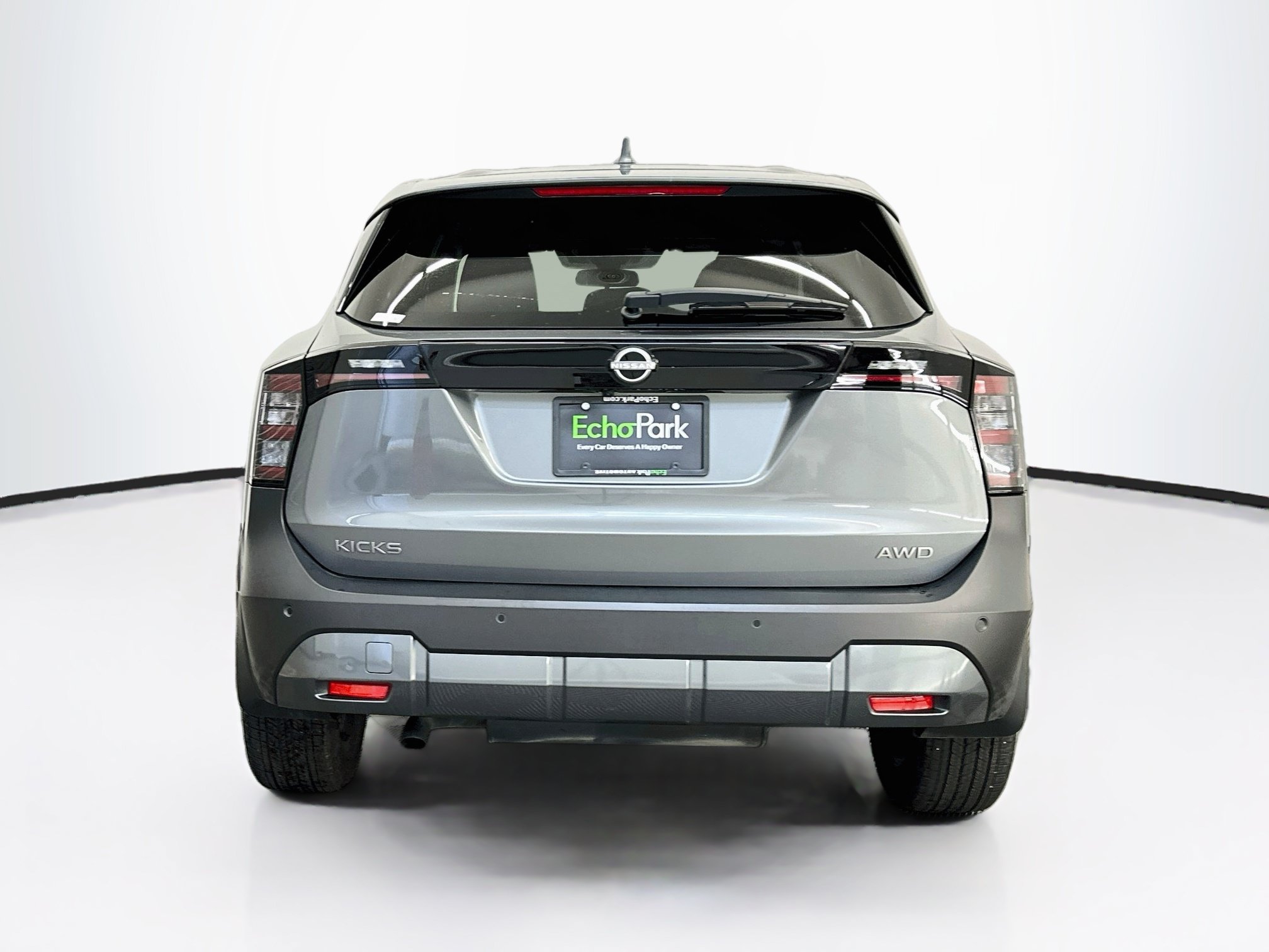 Used 2025 Nissan Kicks SV AWD/4WD image 7