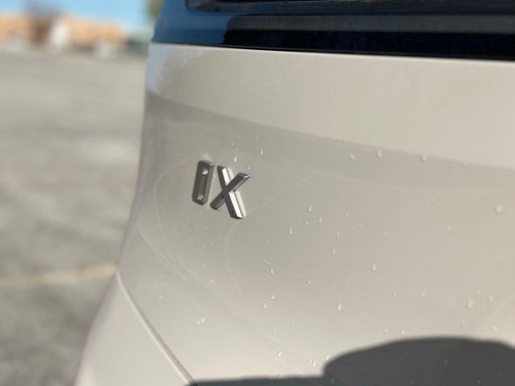 New 2026 BMW iX xDrive60 w/ M Sport Package AWD/4WD image 14