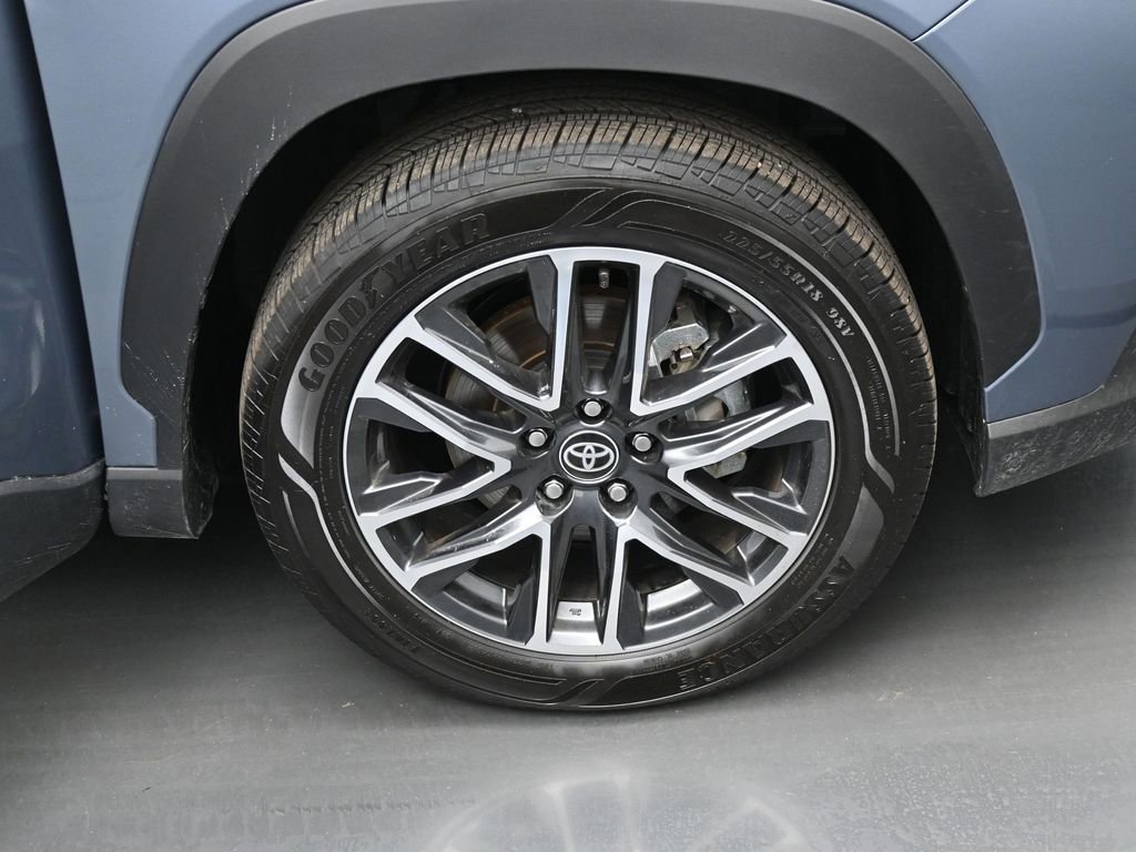 Certified 2026 Toyota Corolla Cross XLE w/ Convenience Package FWD image 39