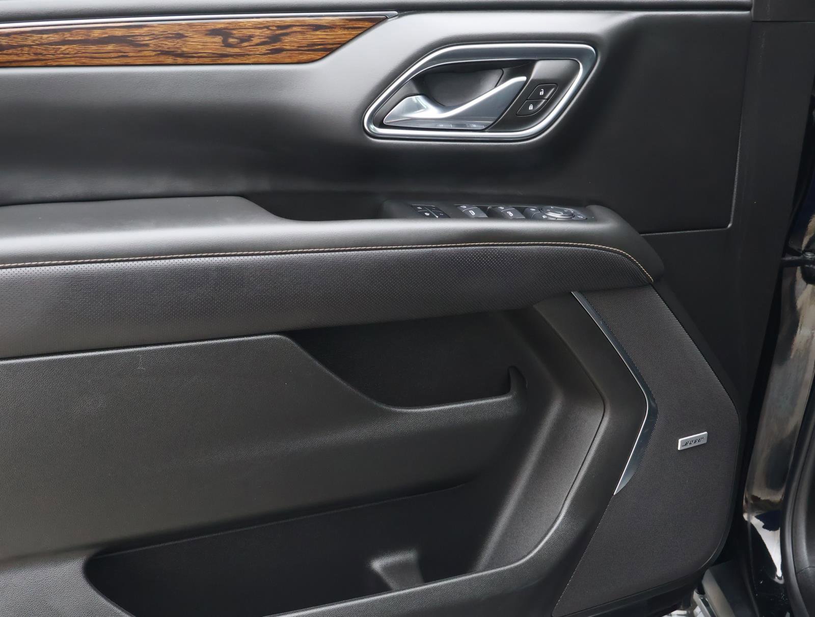 Used 2024 Chevrolet Tahoe Premier w/ Premium Package image 19