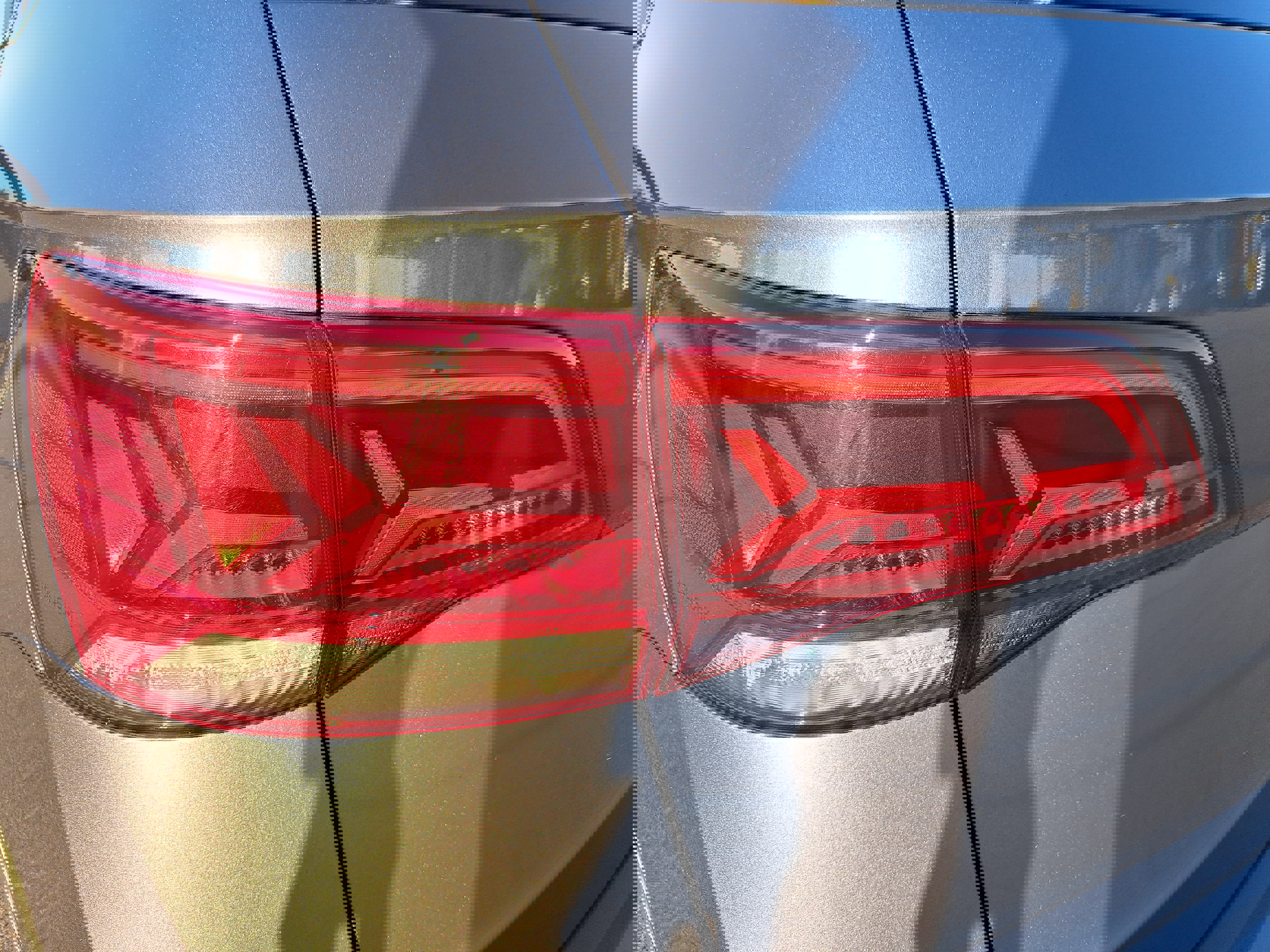 Certified 2022 Volkswagen Taos SEL w/ Panoramic Sunroof Package image 32