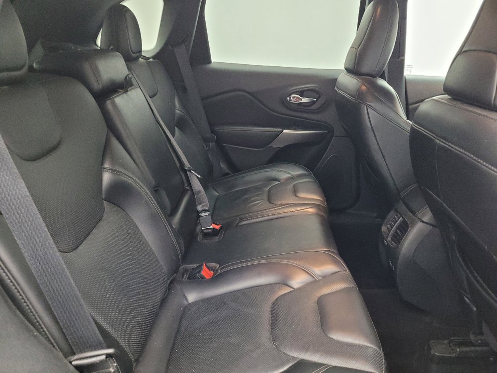 Used 2021 Jeep Cherokee Latitude Lux FWD image 19