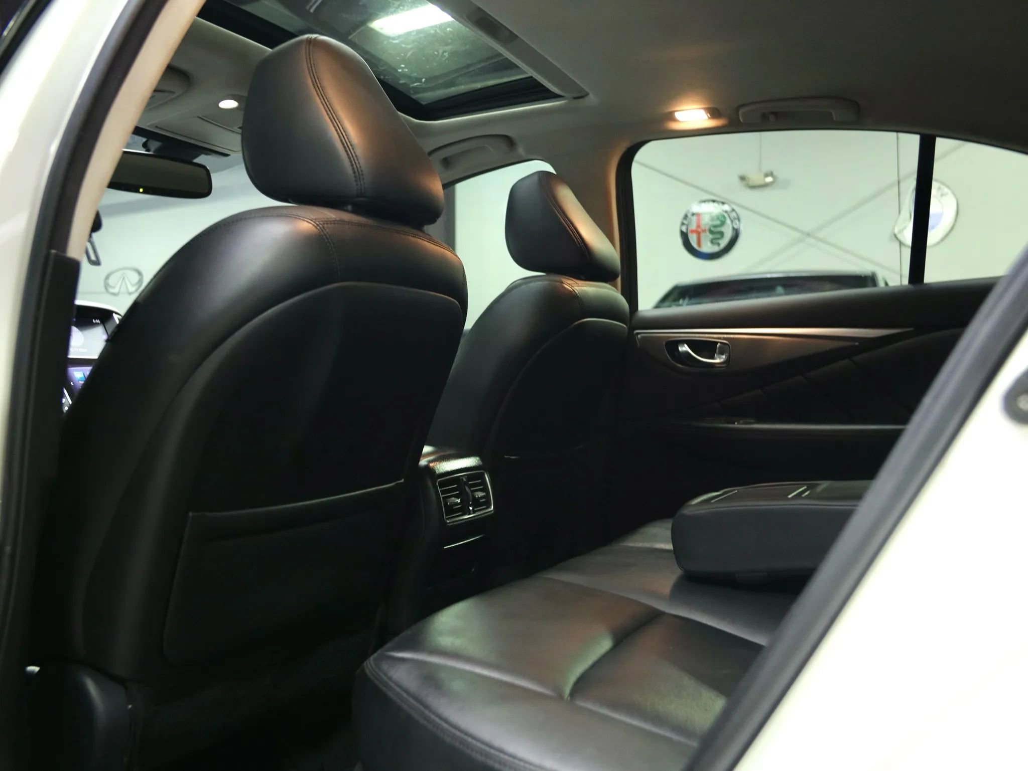 Used 2017 INFINITI Q50 2.0t w/ Moonroof Package image 28