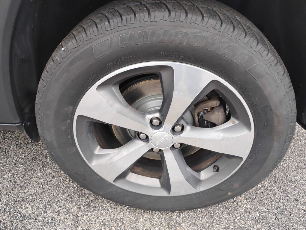 Used 2019 Jeep Cherokee Limited AWD/4WD image 25