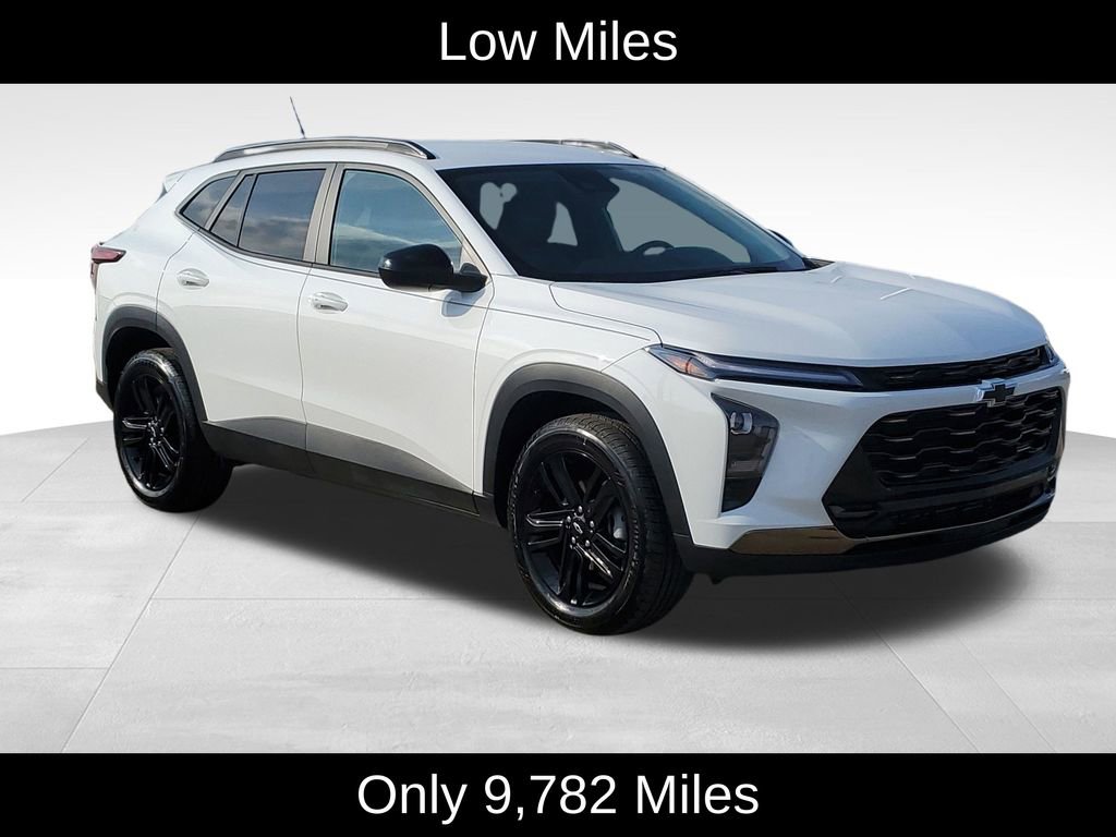 Used 2025 Chevrolet Trax ACTIV w/ Driver Confidence Package image 2