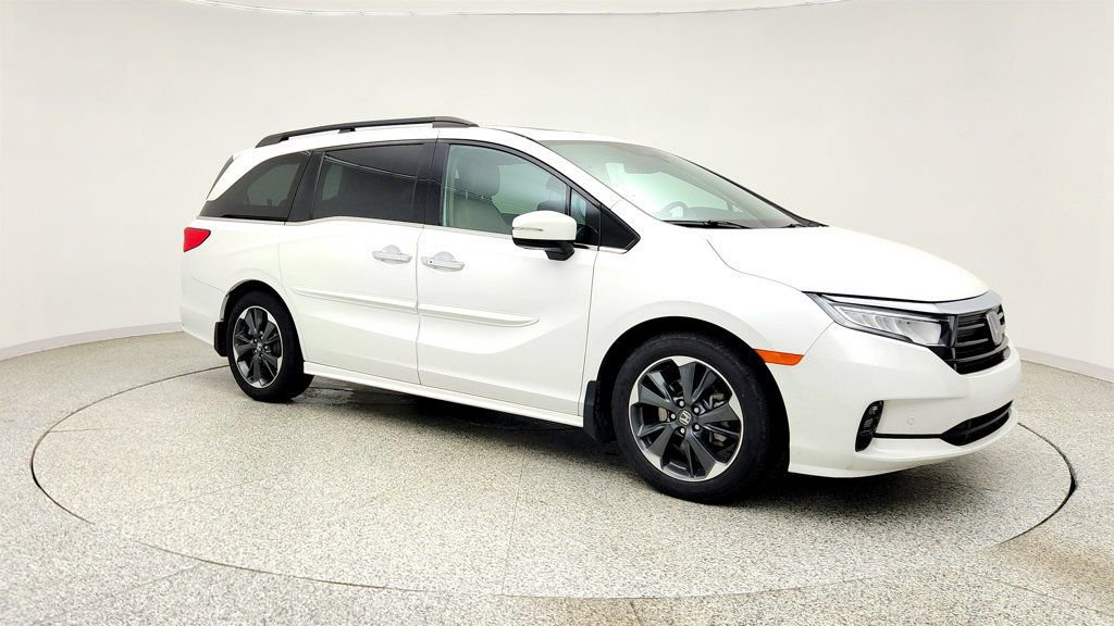 Used 2023 Honda Odyssey Elite image 3