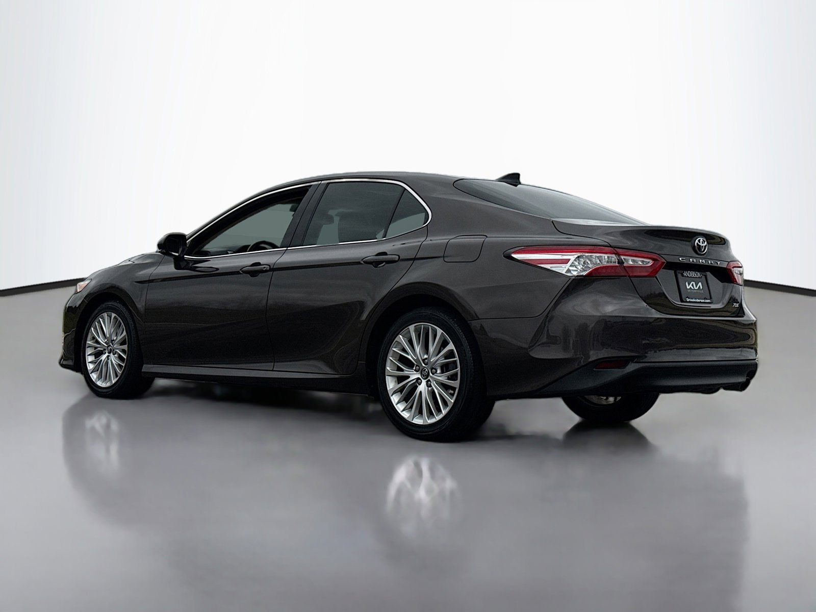 Used 2020 Toyota Camry XLE image 13