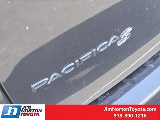 Used 2021 Chrysler Pacifica Limited w/ Premium & Safety Sphere Group FWD image 12