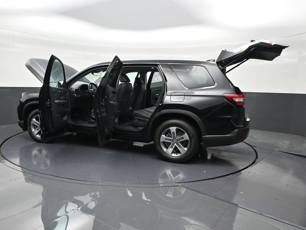 Used 2025 Honda Pilot EX-L image 30